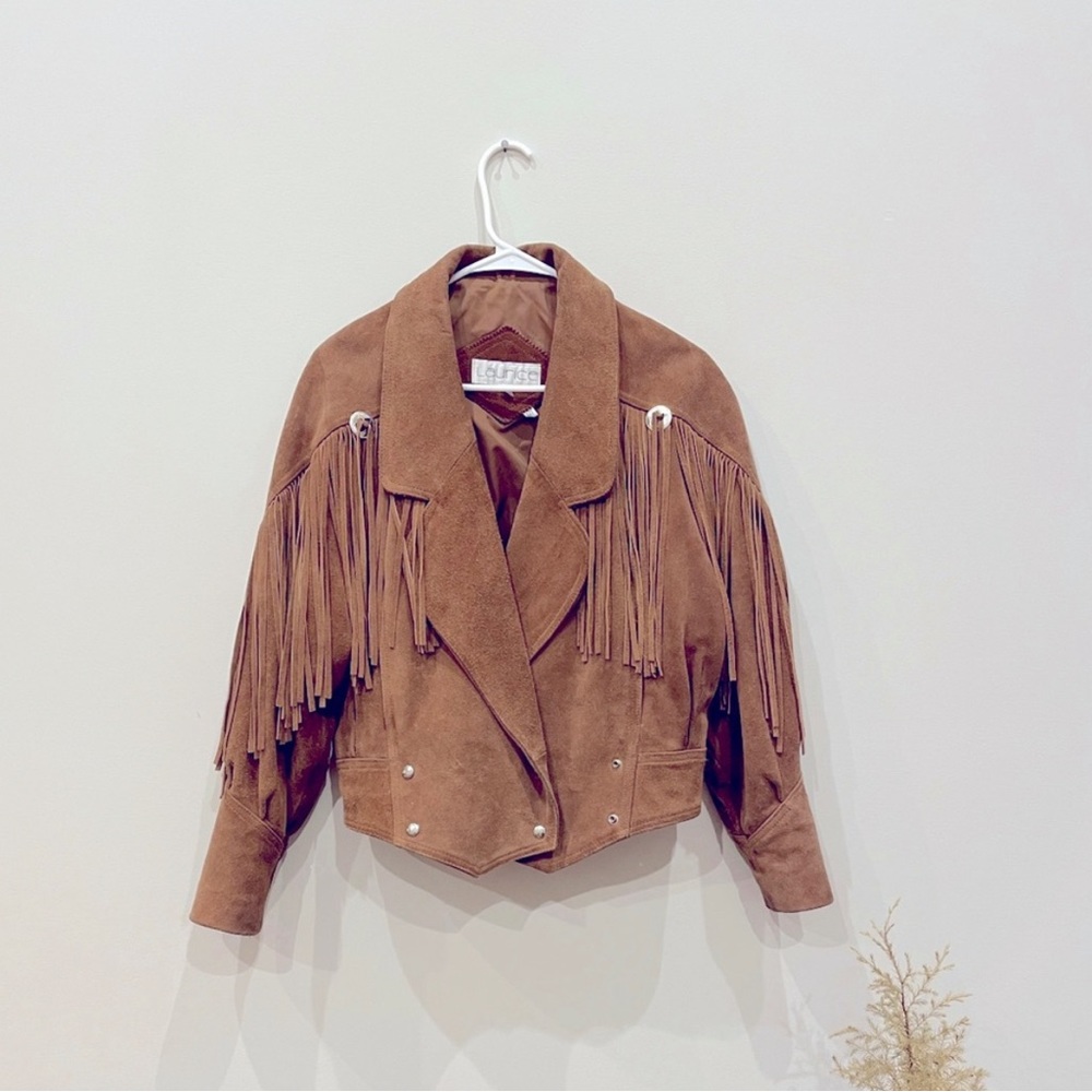 Fully lined vintage boho suede fringe jacket